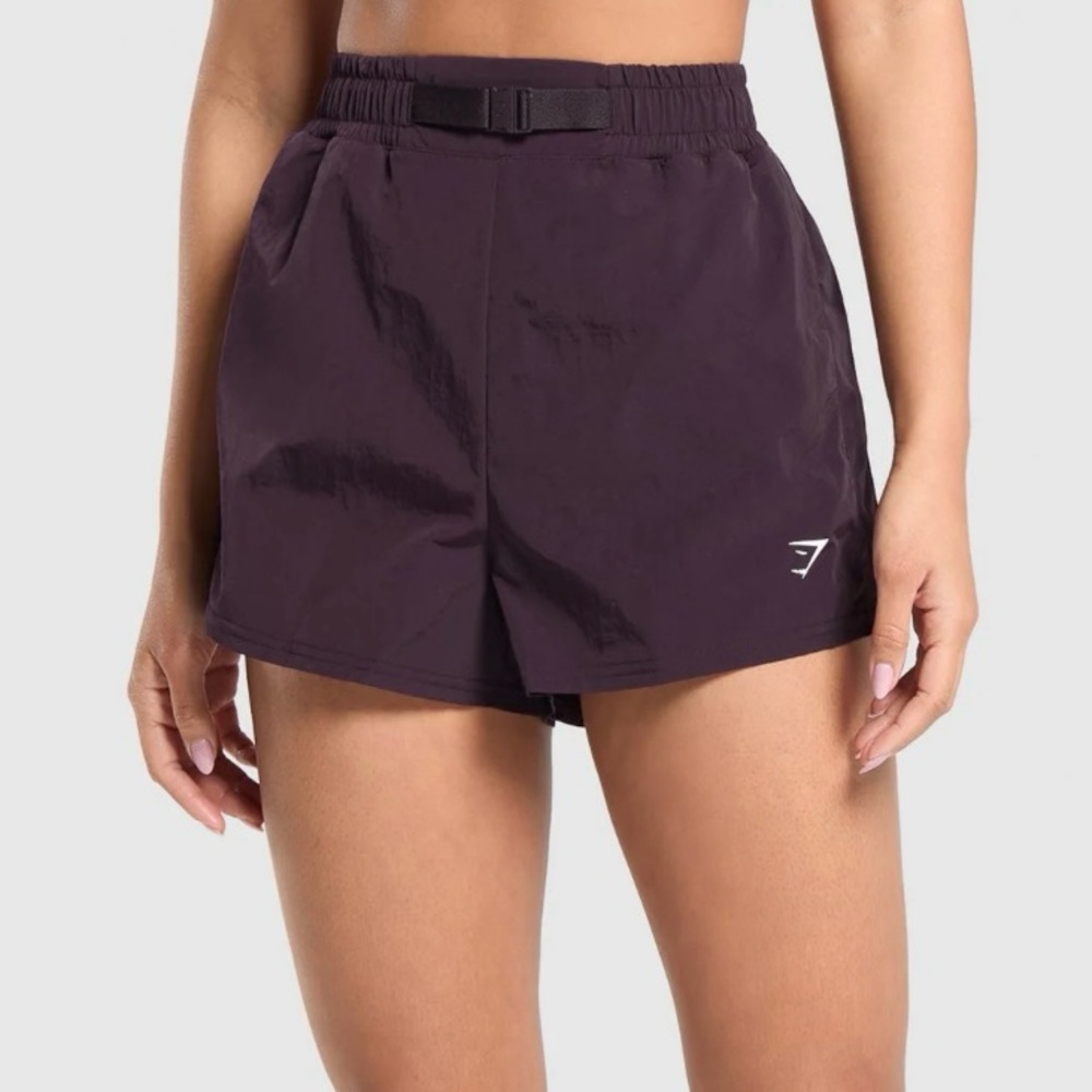 NWT GYMSHARK BUCKLE WAISTED SHORTS IN PLUM BROWN SIZE M